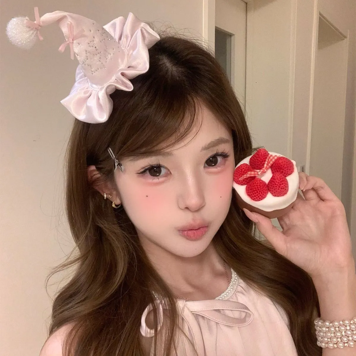 Sweet Pink Rhinestone Mini Hat with Clips – Kawaii Lace Top Hat Hair Clip for Girls, Princess Birthday Hair Accessory & Lolita Headwear